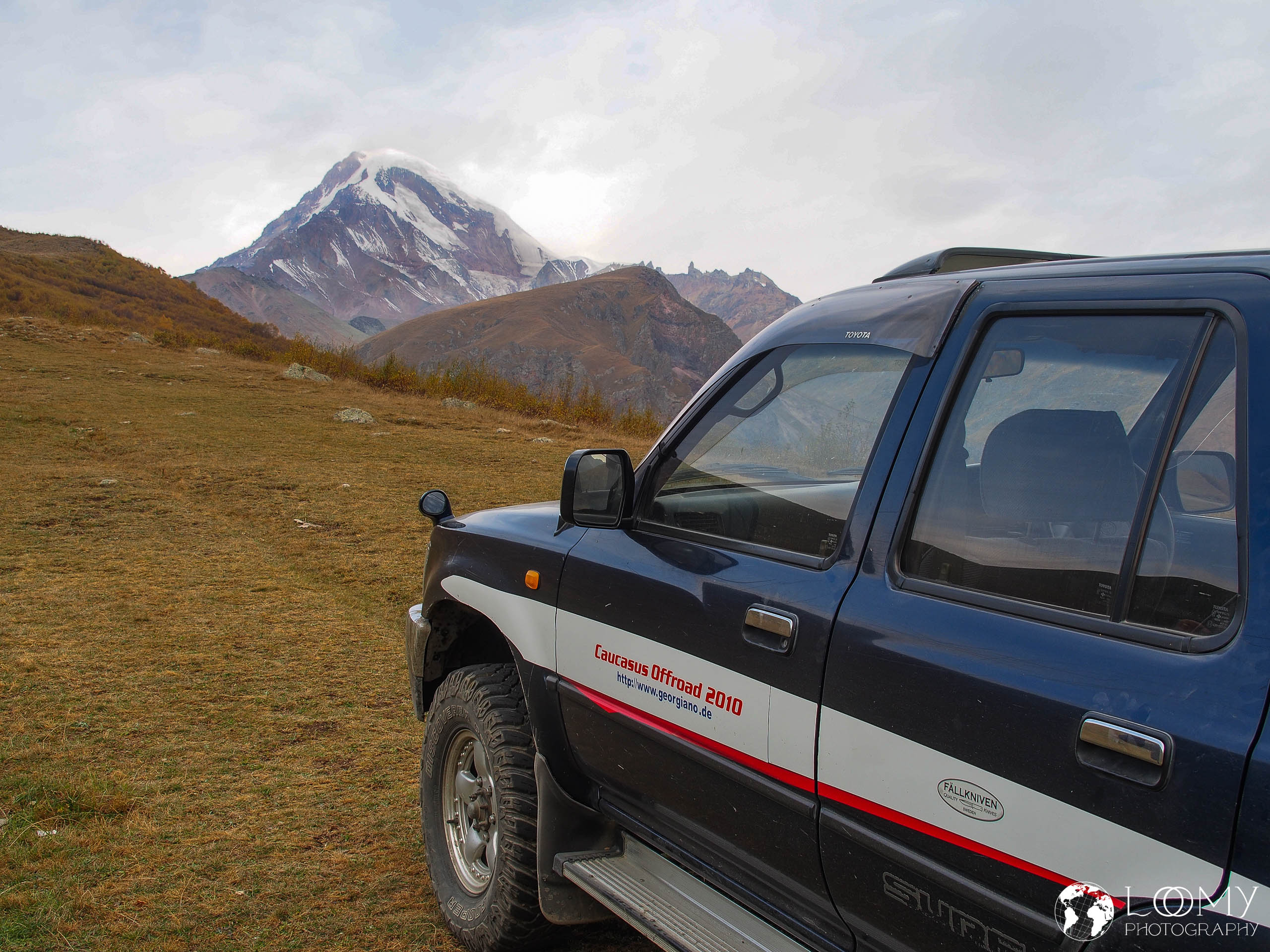 Jeep mit Kazbek Gipfel (5033m)